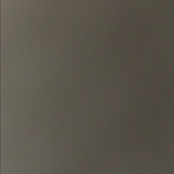 Meet your Posher, Madison - Picture 1 of 1